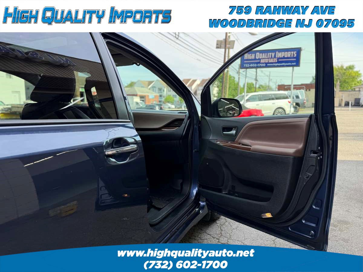 Used 2020 Toyota Sienna Limited Premium AWD/4WD image 22