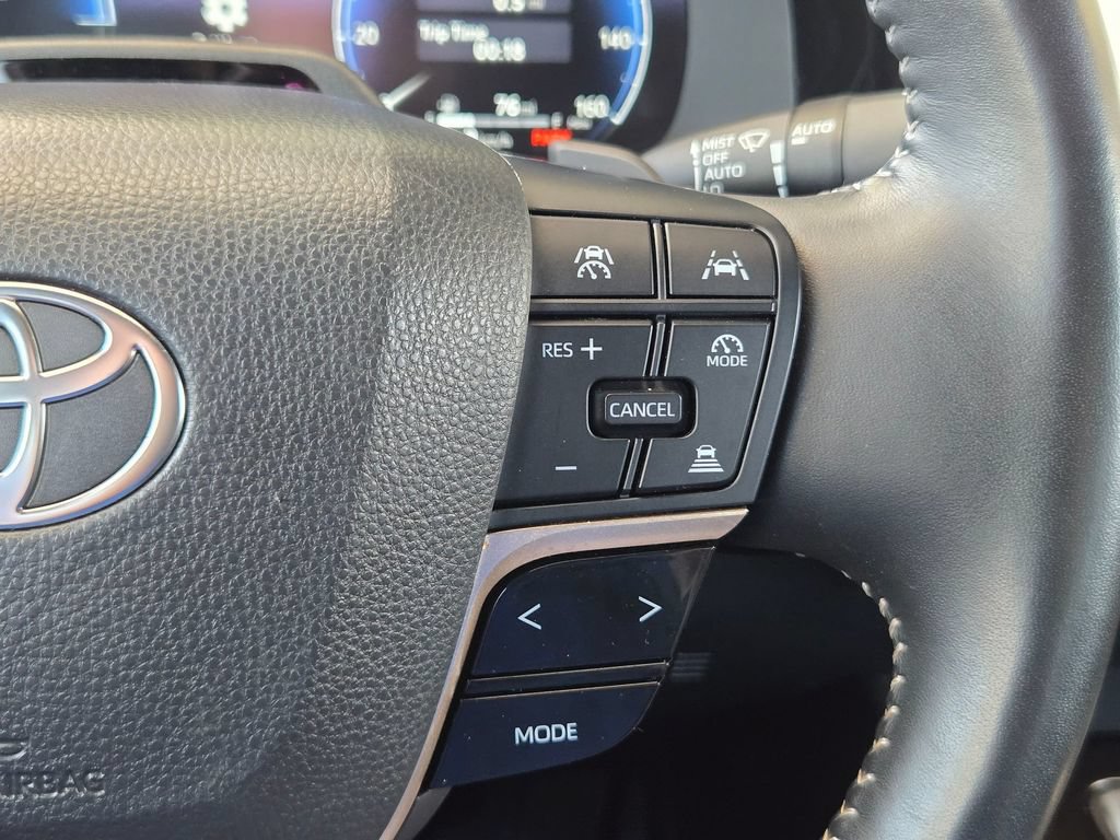 Used 2025 Toyota Crown Platinum AWD/4WD image 23