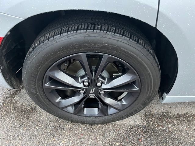 Used 2020 Dodge Charger SXT w/ Blacktop Package AWD/4WD image 16