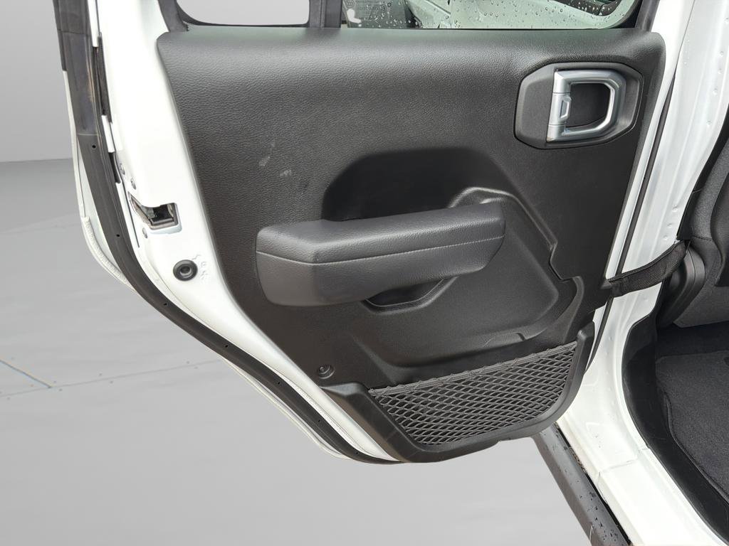 Used 2025 Jeep Wrangler Unlimited Rubicon AWD/4WD image 15