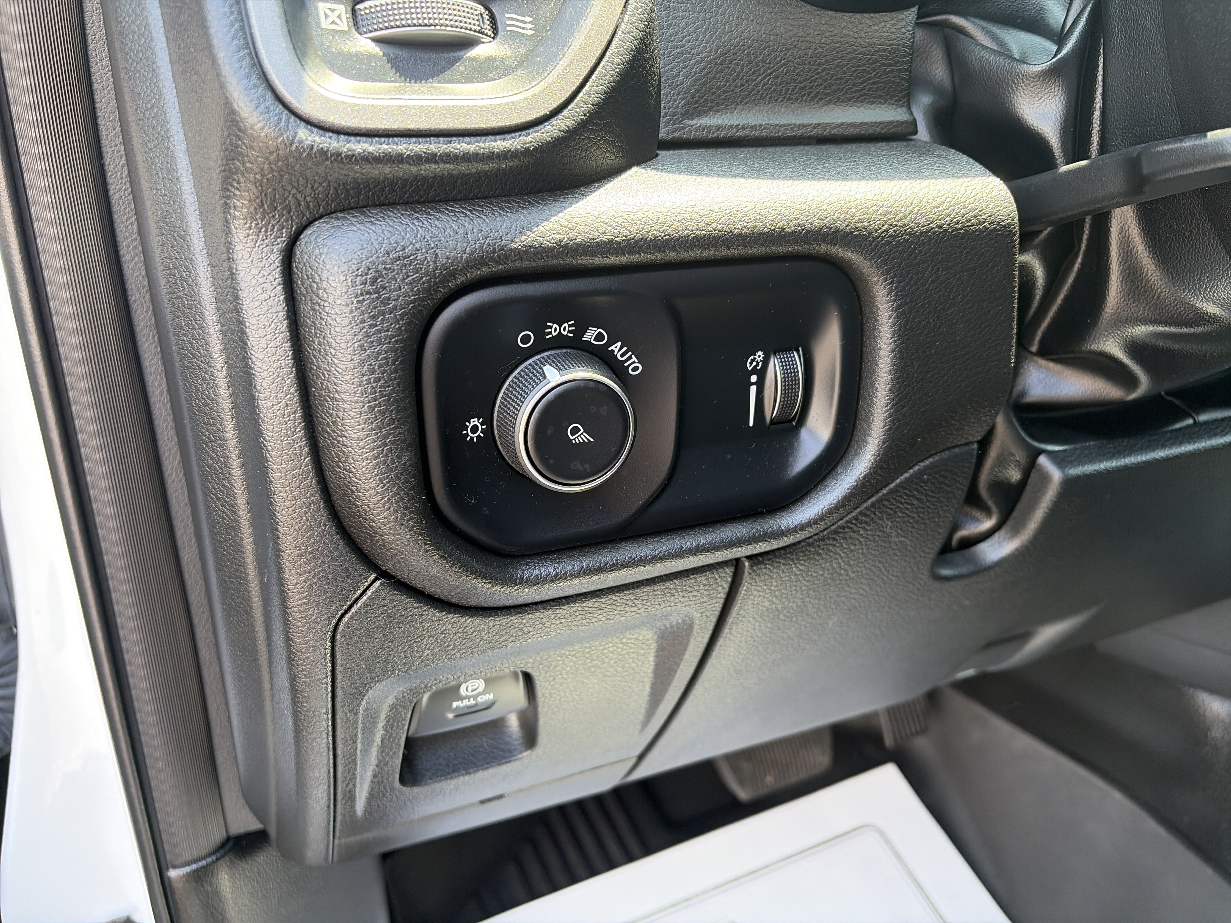 Used 2023 RAM 1500 Tradesman AWD/4WD image 17