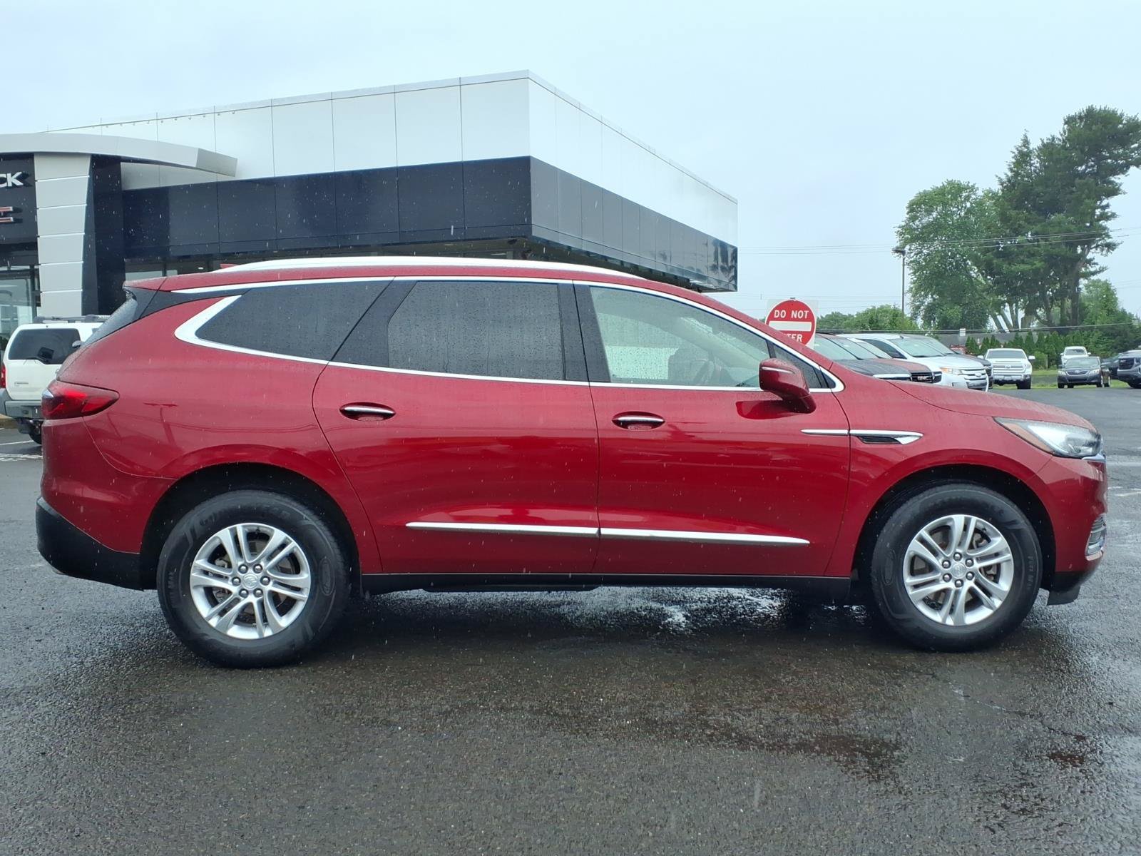 Used 2019 Buick Enclave Essence AWD/4WD image 2