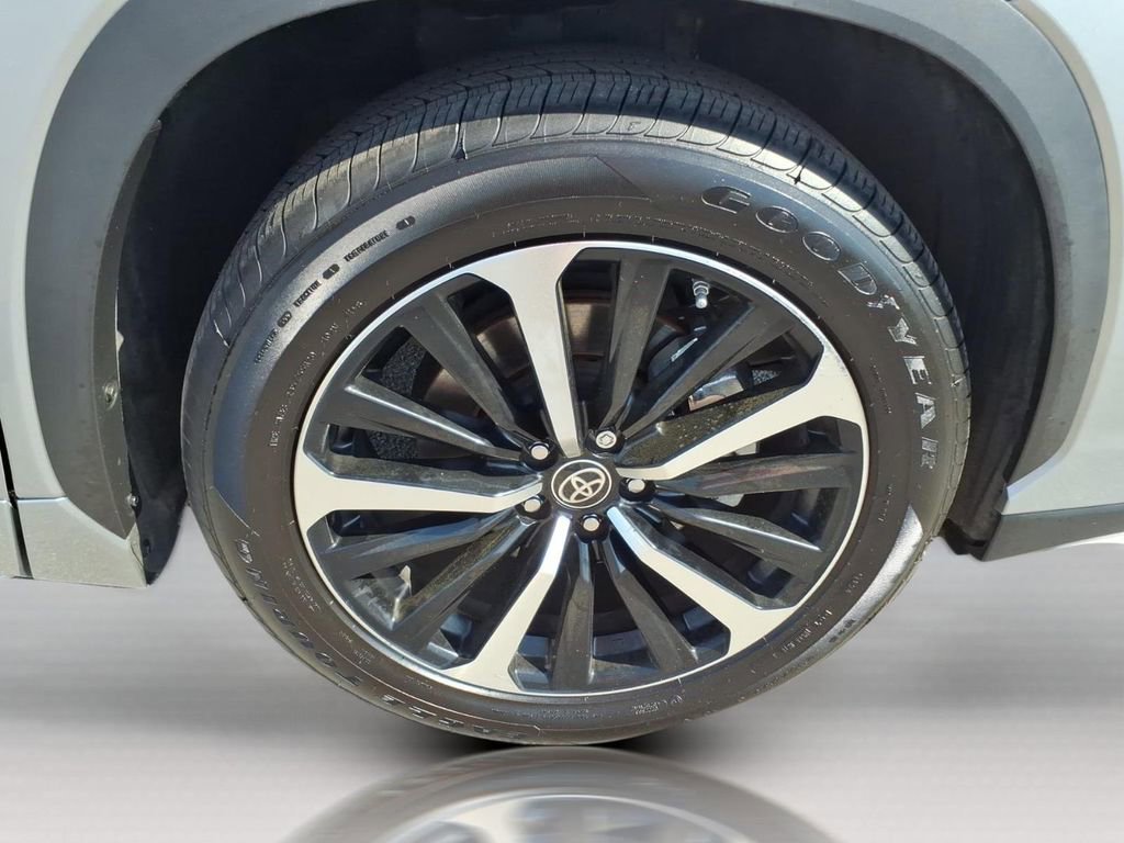 Used 2022 Toyota Highlander XSE image 9