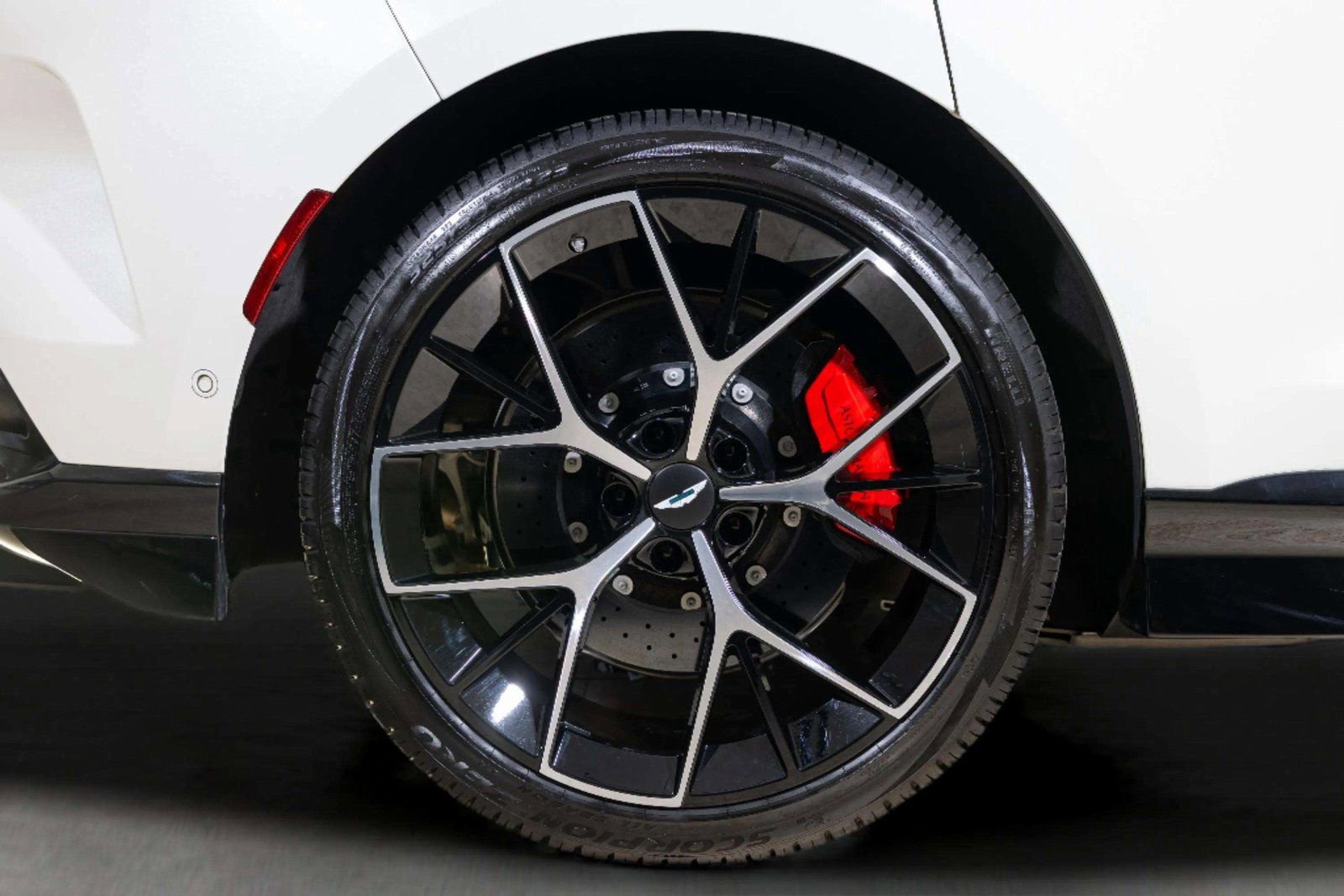 Used 2025 Aston Martin DBX 707 image 44