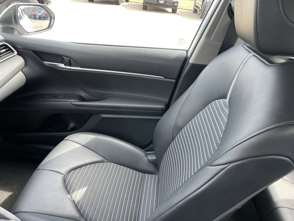 Used 2023 Toyota Camry SE image 17