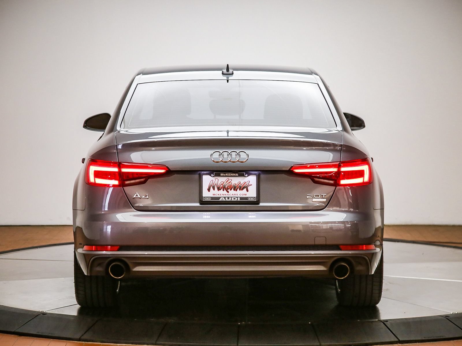 Used 2017 Audi A4 2.0T Ultra Premium w/ Convenience Package FWD image 3