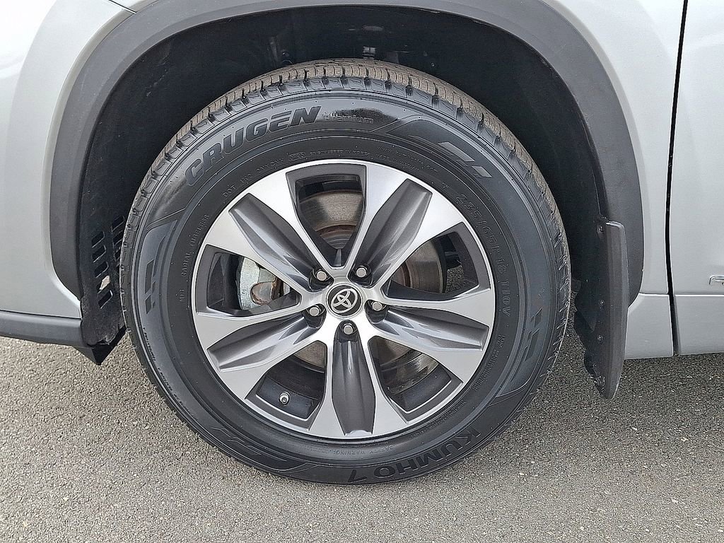 Used 2023 Toyota Highlander XLE image 30