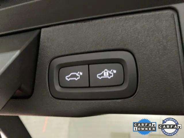 Used 2025 Volvo XC60 B5 Plus image 10