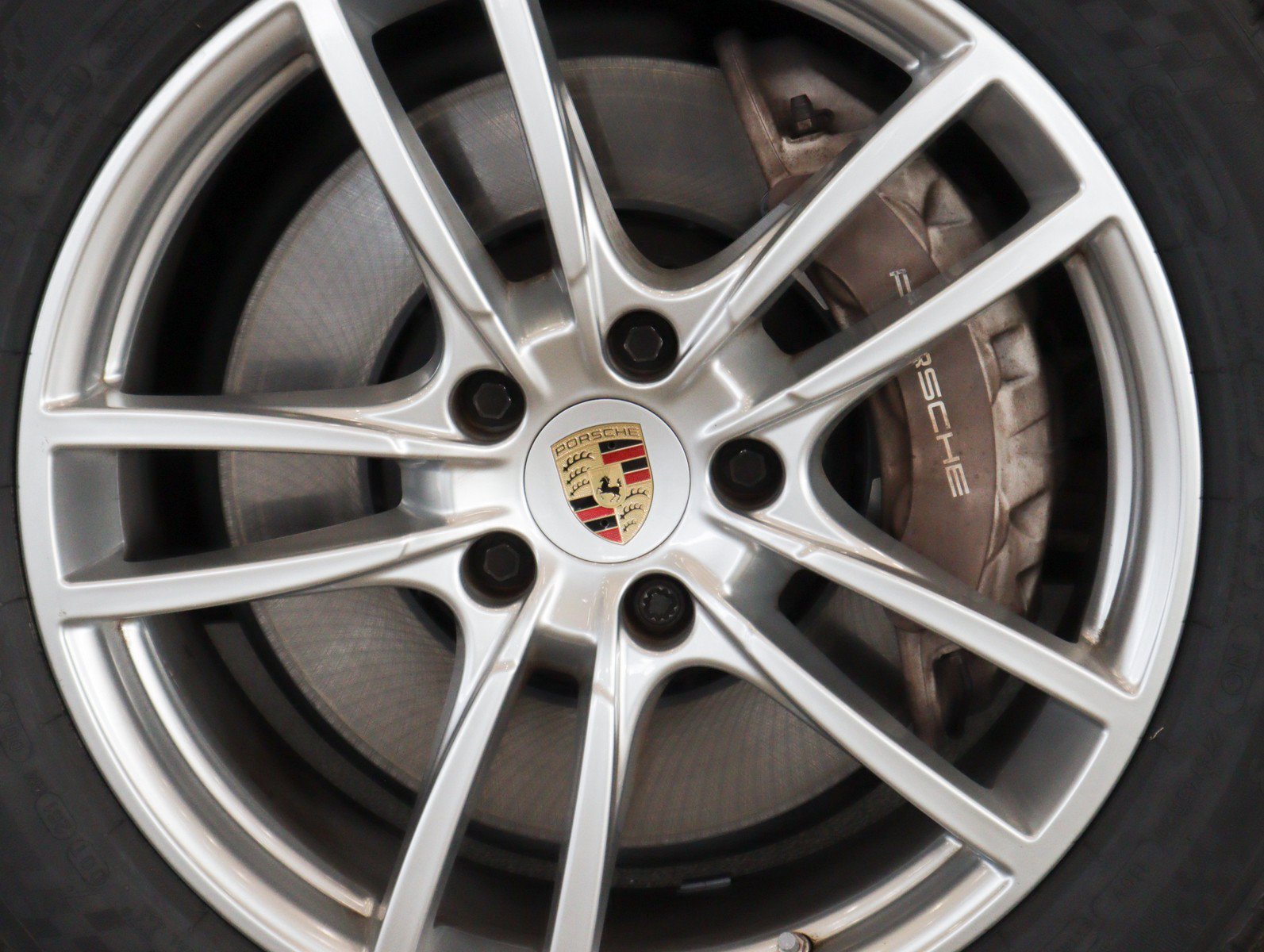 Used 2023 Porsche Cayenne AWD/4WD image 13
