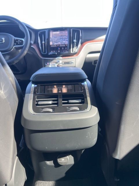 Used 2023 Volvo XC60 B5 Ultimate AWD/4WD image 25