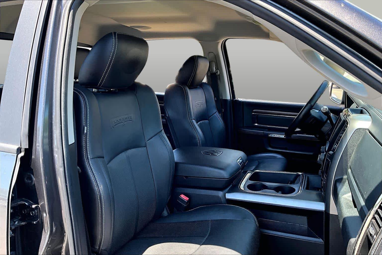 Used 2018 RAM 2500 Laramie w/ Sport Appearance Group AWD/4WD image 9