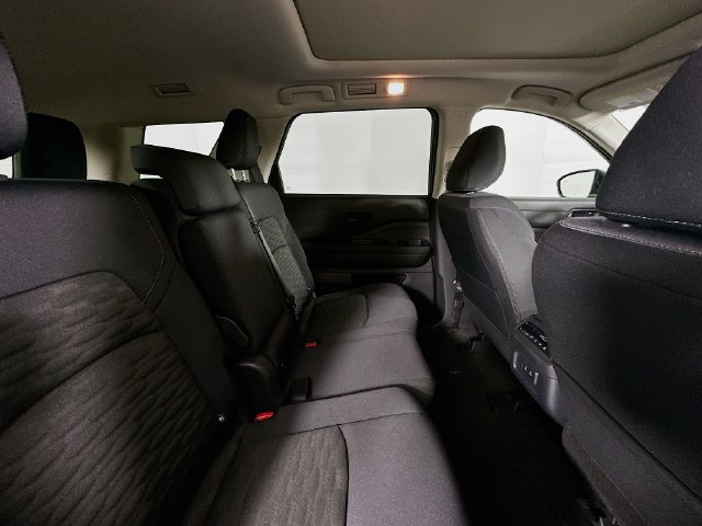 New 2026 Nissan Pathfinder SV w/ SV Premium Package FWD image 29