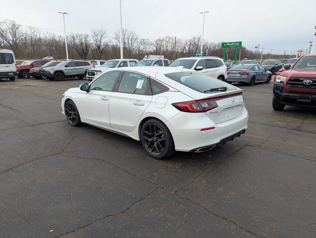 Certified 2024 Honda Civic Sport Touring image 5