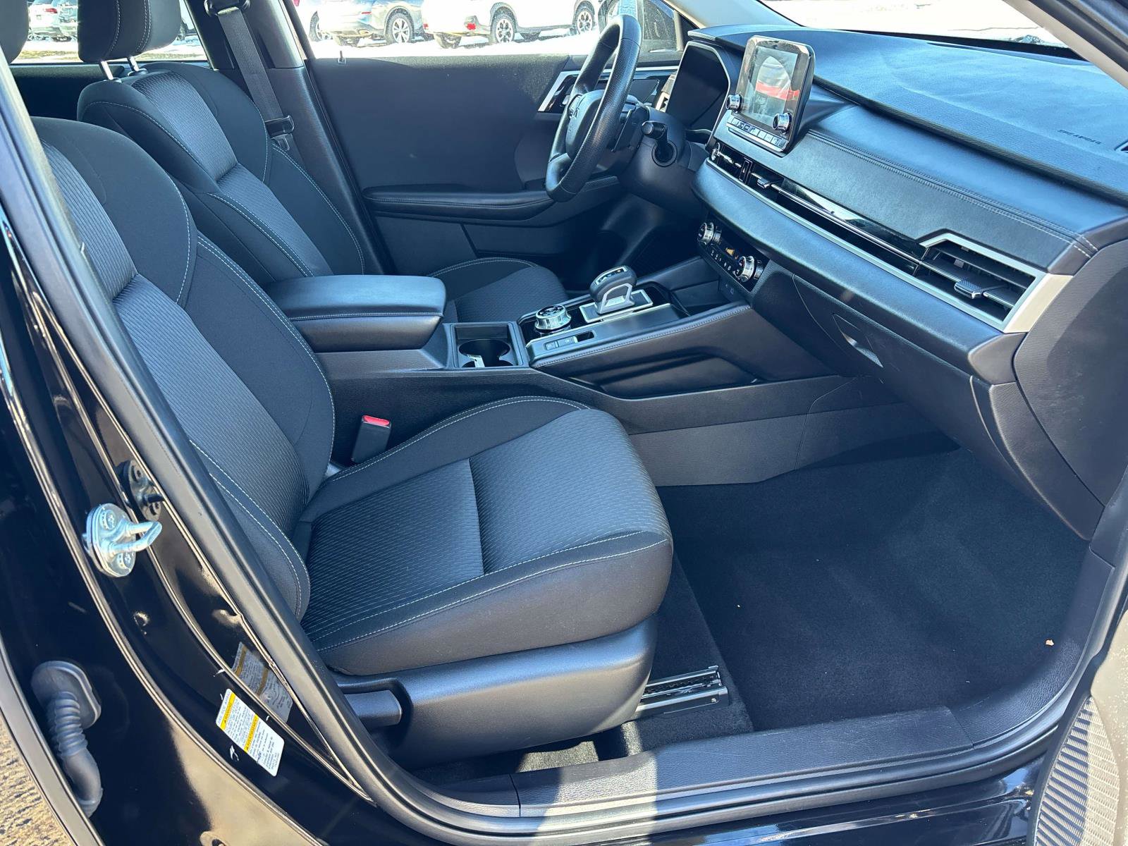 Used 2022 Mitsubishi Outlander ES image 16