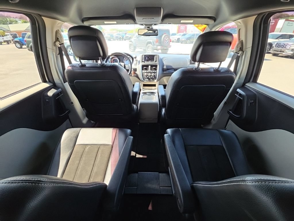 Certified 2019 Dodge Grand Caravan SXT FWD image 21