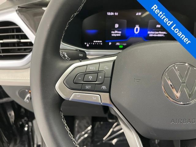New 2025 Volkswagen Taos SE w/ Panoramic Sunroof Package AWD/4WD image 16