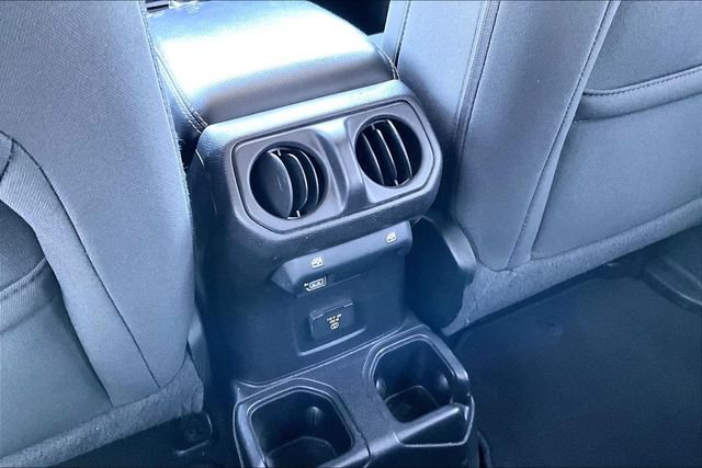 Used 2021 Jeep Wrangler Unlimited Sahara AWD/4WD image 10