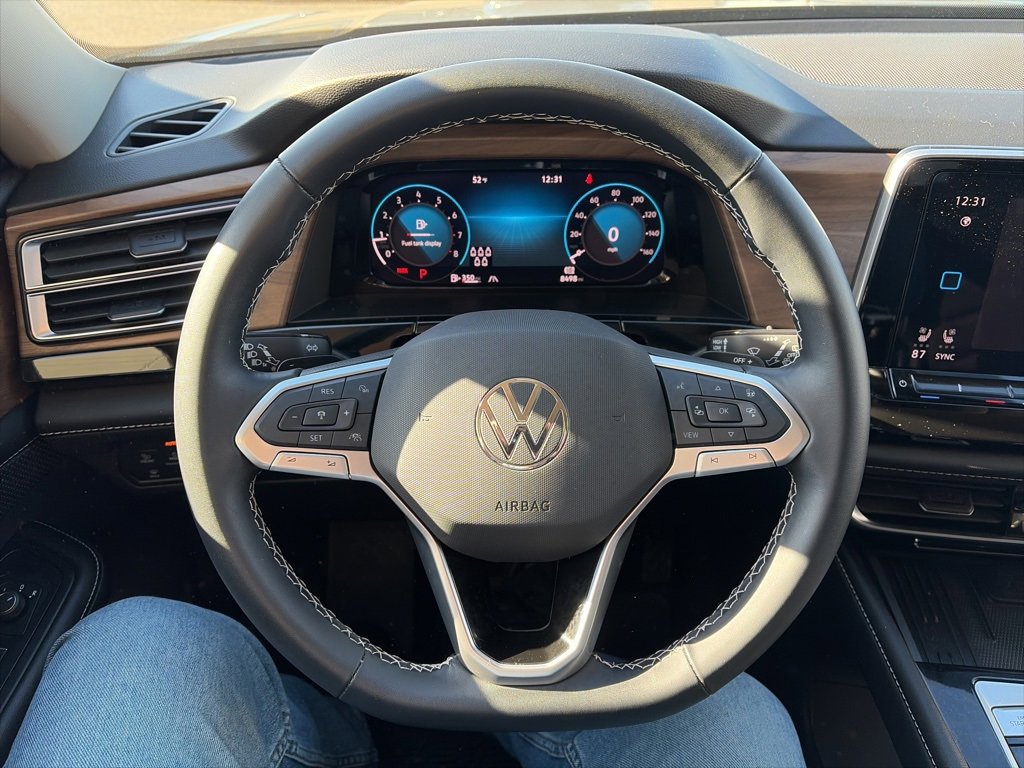 Certified 2025 Volkswagen Atlas SE image 16