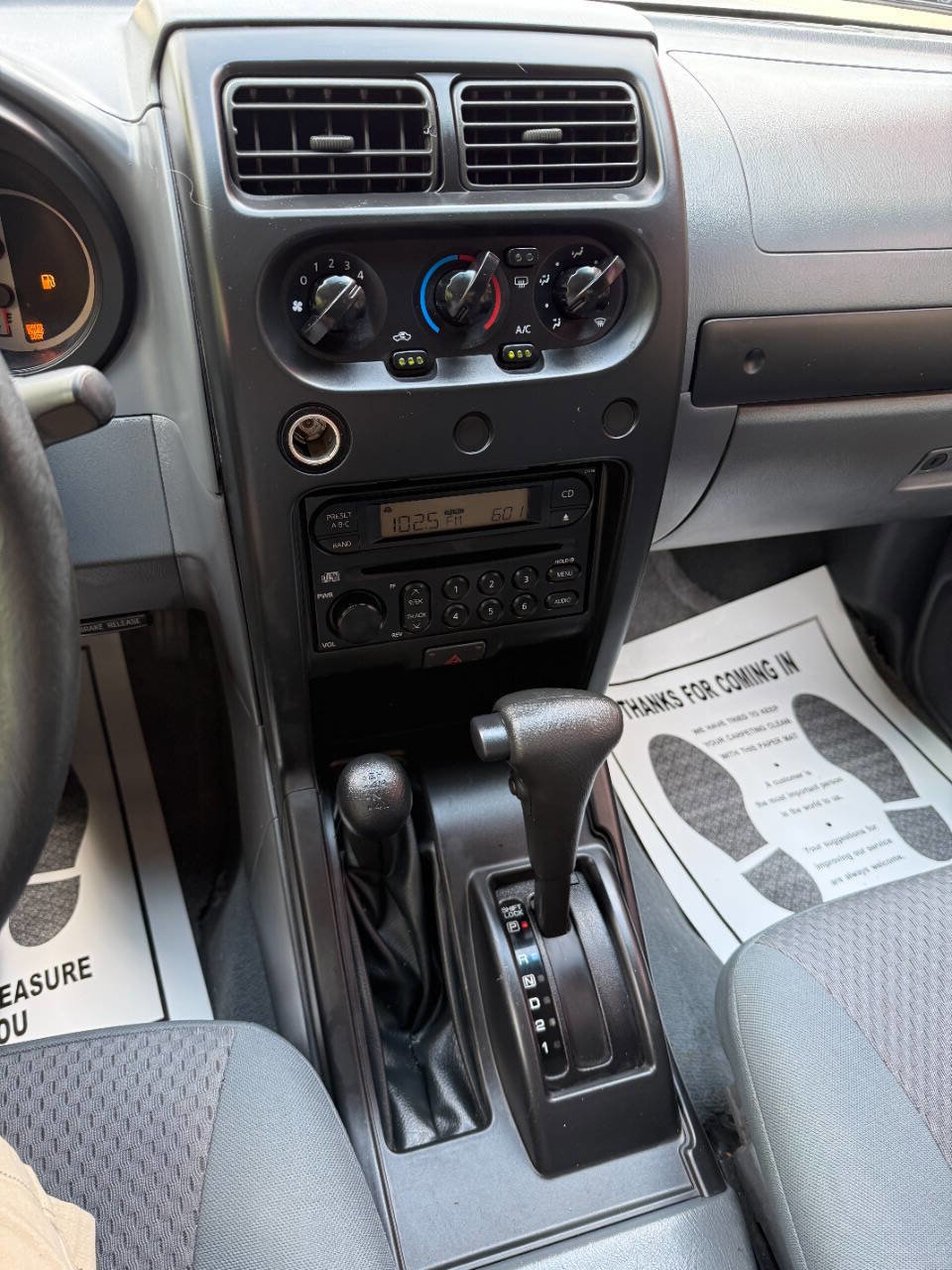 Used 2004 Nissan Xterra XE AWD/4WD image 23