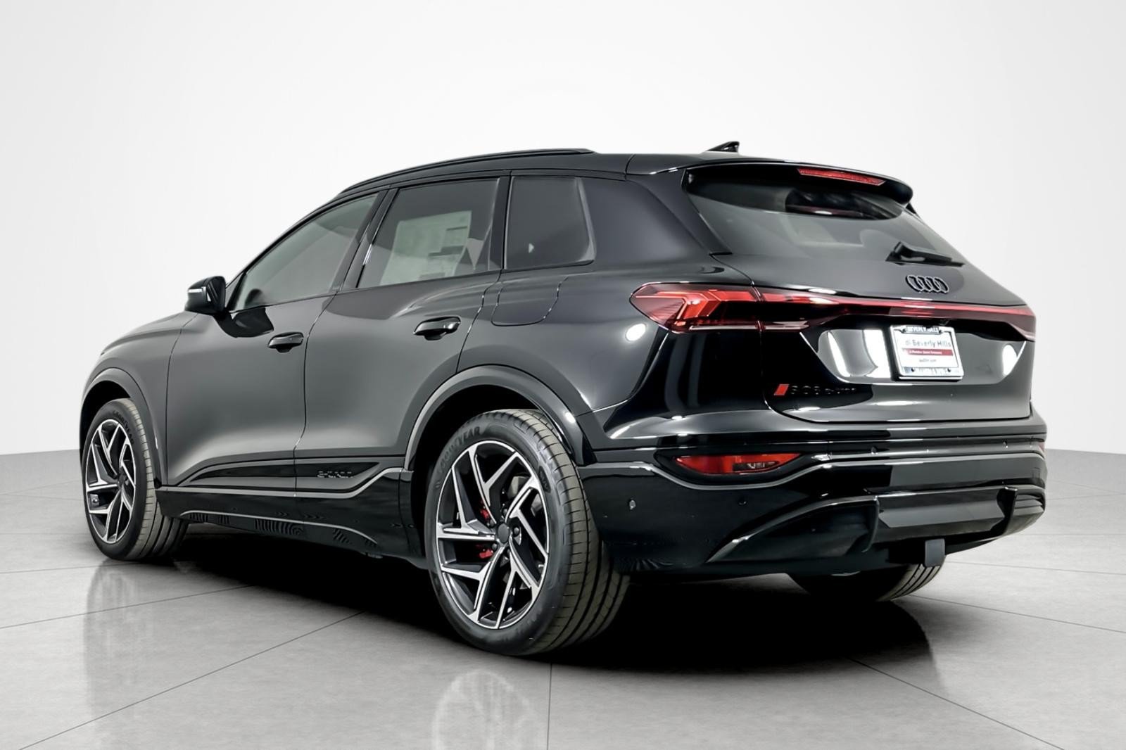 New 2027 Audi SQ6 e-tron Premium Plus AWD/4WD image 4