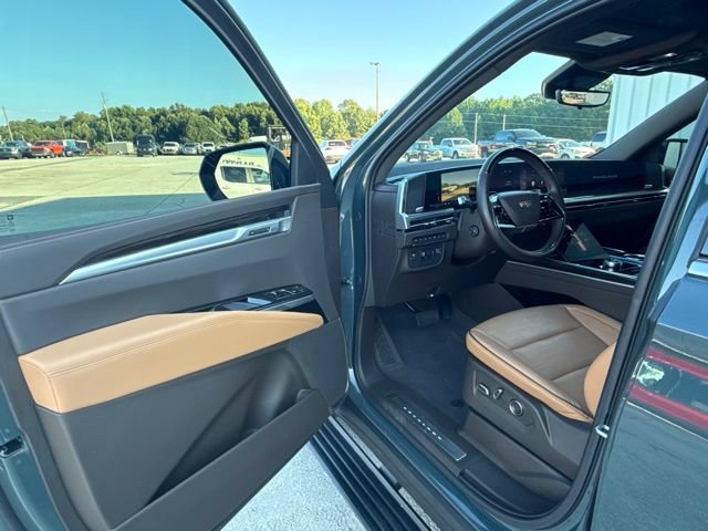 Used 2025 Cadillac Escalade ESV Premium Luxury w/ Touring Package AWD/4WD image 24