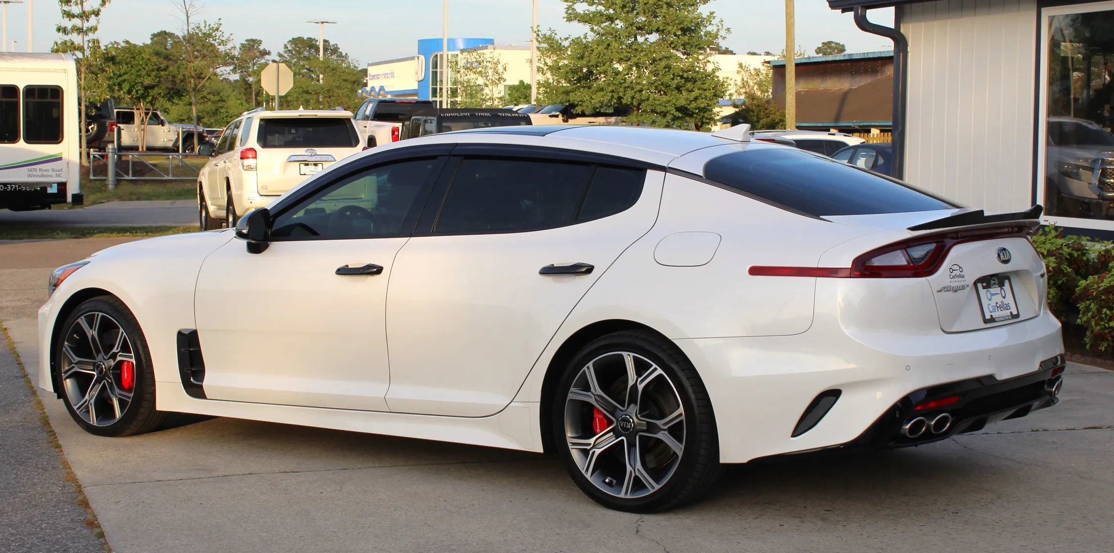 Used 2018 Kia Stinger GT2 RWD image 3