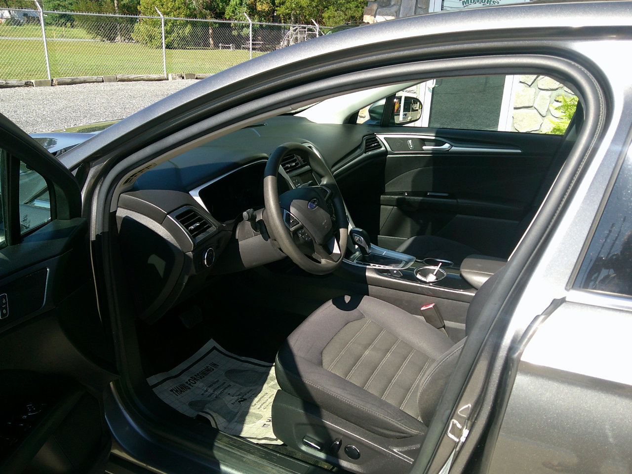 Used 2013 Ford Fusion SE image 2