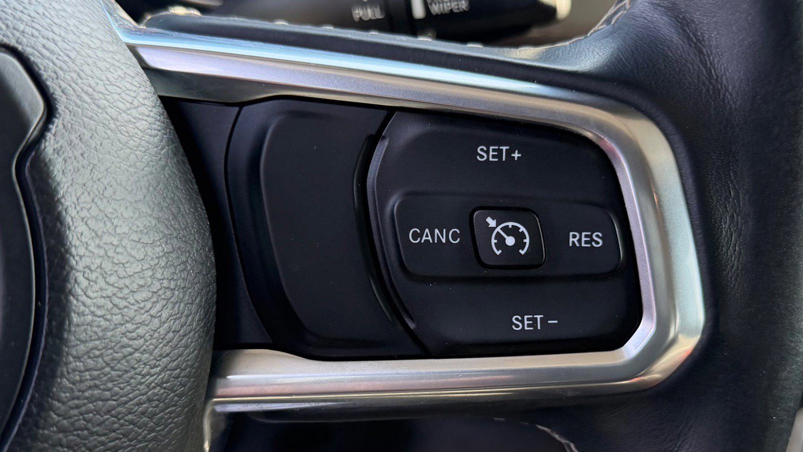 Used 2018 Jeep Wrangler Unlimited Sahara image 27