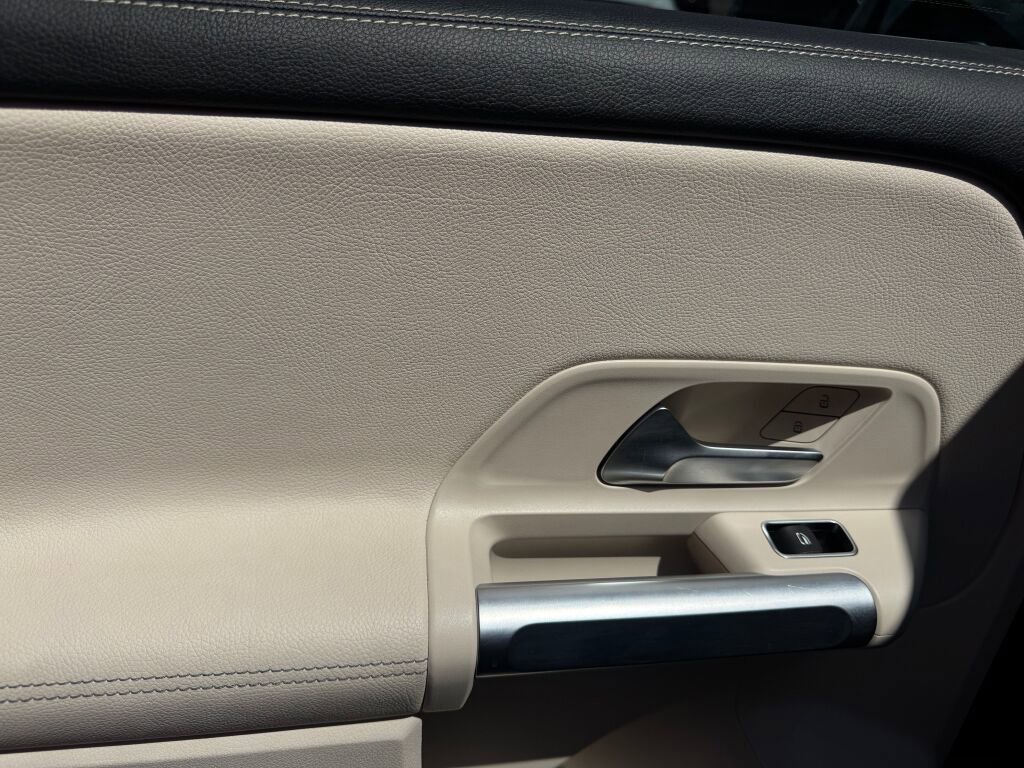 Certified 2022 Mercedes-Benz GLB 250 4MATIC image 17