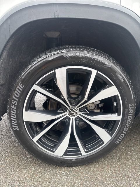 Used 2024 Volkswagen Atlas SEL Premium R-Line image 10