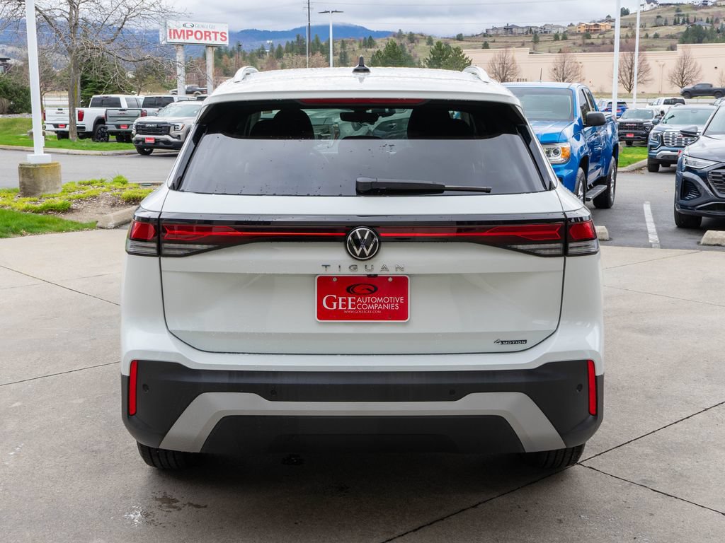 Used 2025 Volkswagen Tiguan S AWD/4WD image 7