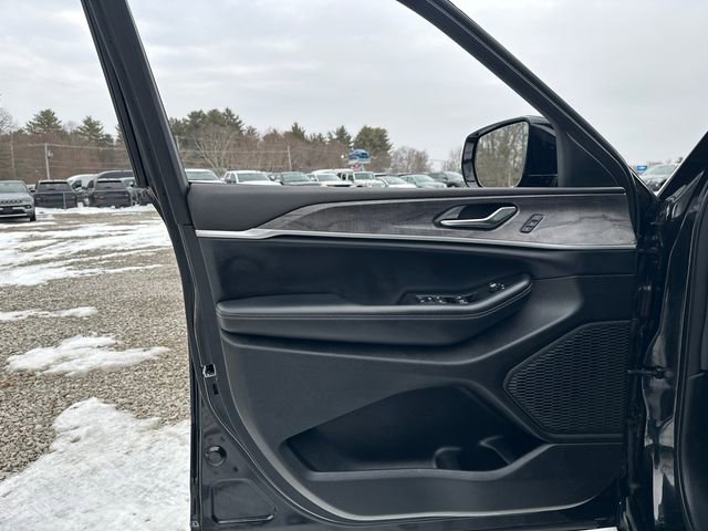 Certified 2024 Jeep Grand Cherokee L Limited w/ Luxury Tech Group II image 26