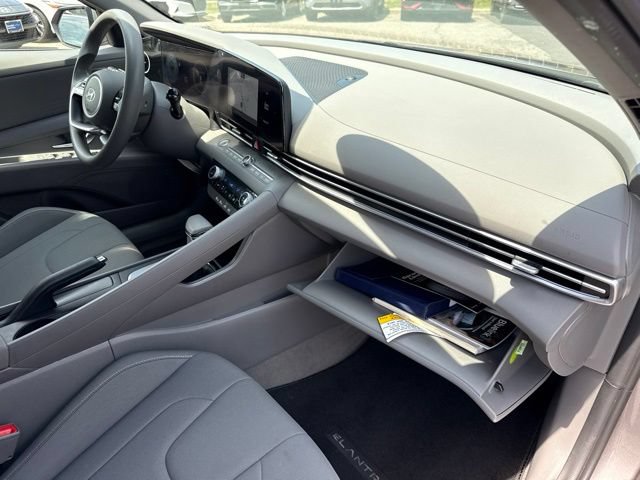 Used 2024 Hyundai Elantra SEL FWD image 23