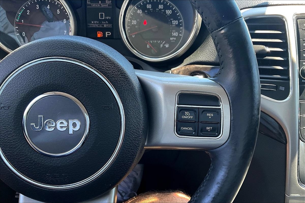 Used 2013 Jeep Grand Cherokee Laredo AWD/4WD image 12