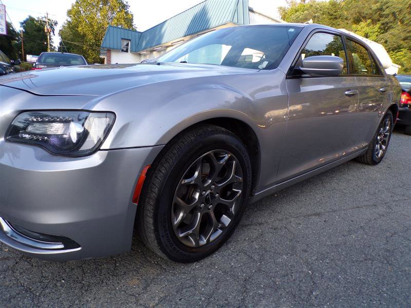 Used 2017 Chrysler 300 S image 5