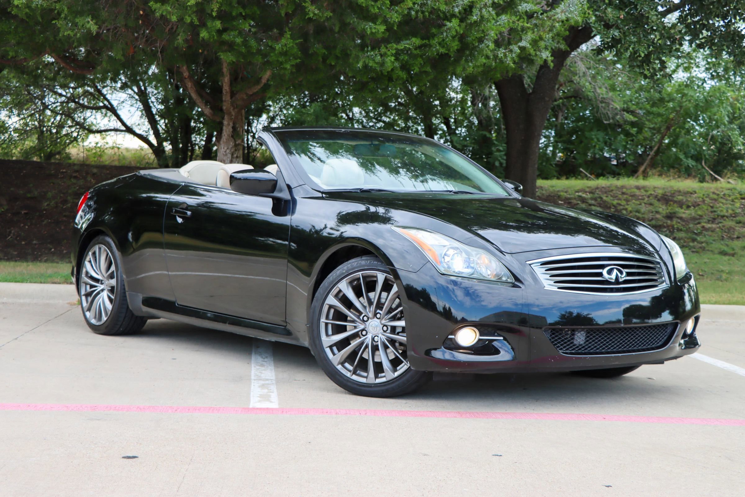 Used 2011 INFINITI G37 Convertible w/ Interior Accent Pkg