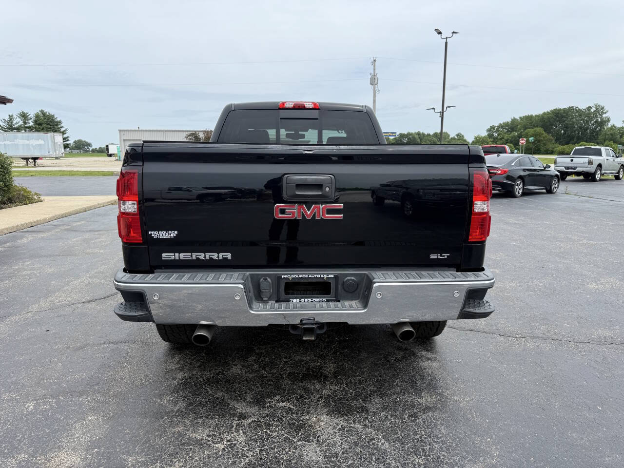 Used 2015 GMC Sierra 1500 SLT w/ SLT Preferred Package AWD/4WD image 7