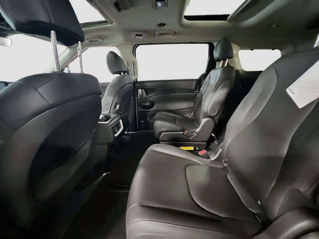 New 2027 Kia Carnival SX w/ Dark Edition Package FWD image 26