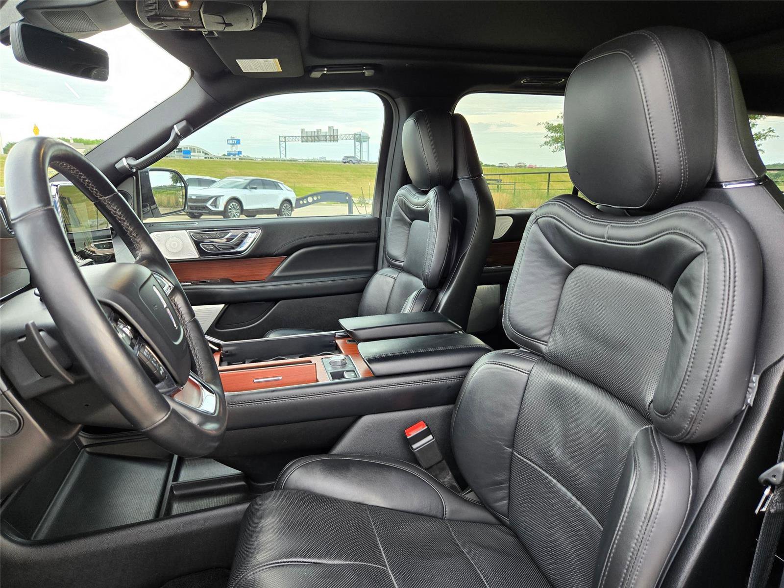 Used 2021 Lincoln Navigator Reserve w/ Luxury Package image 30