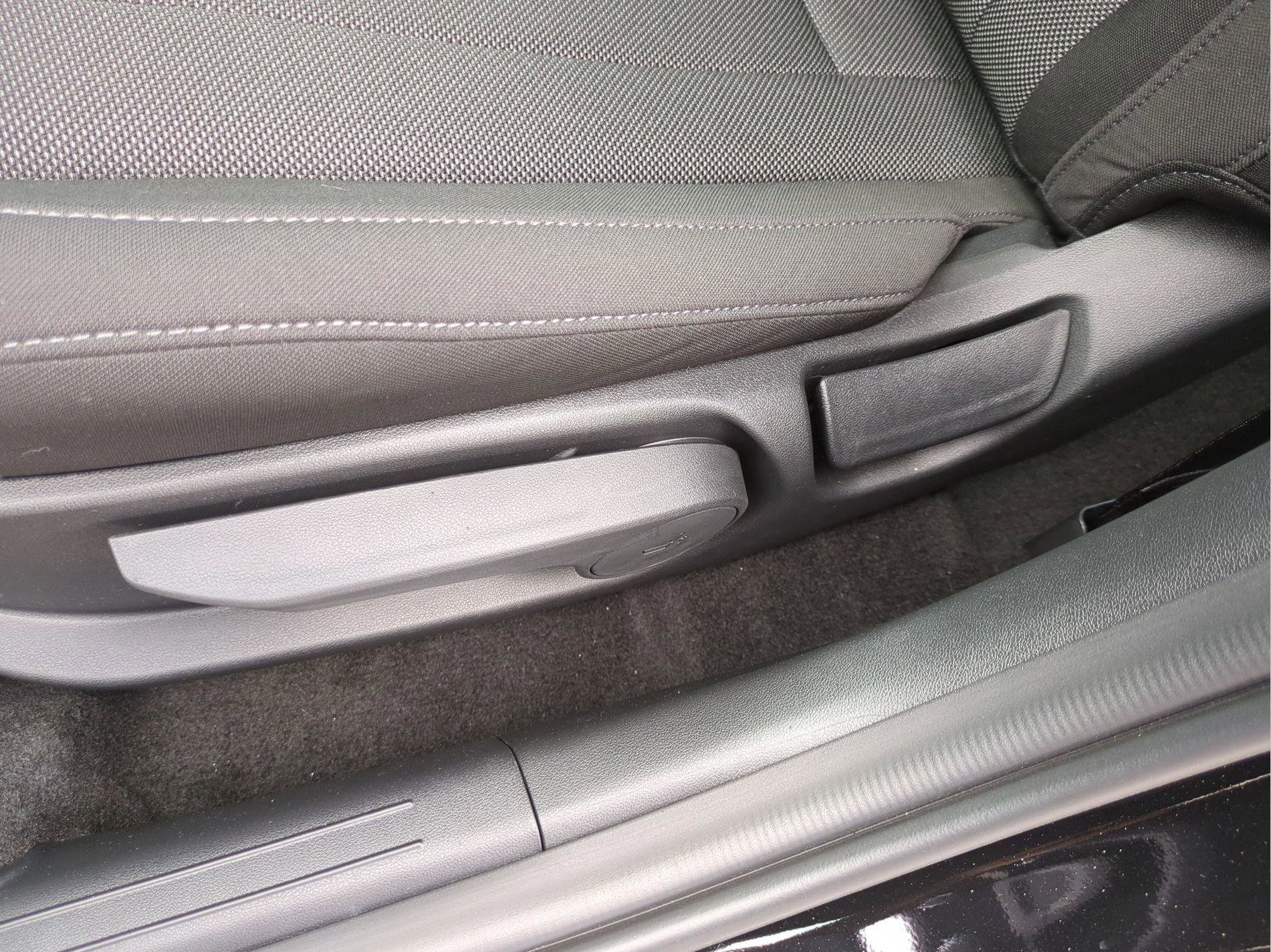 New 2025 Hyundai Elantra SE FWD image 19