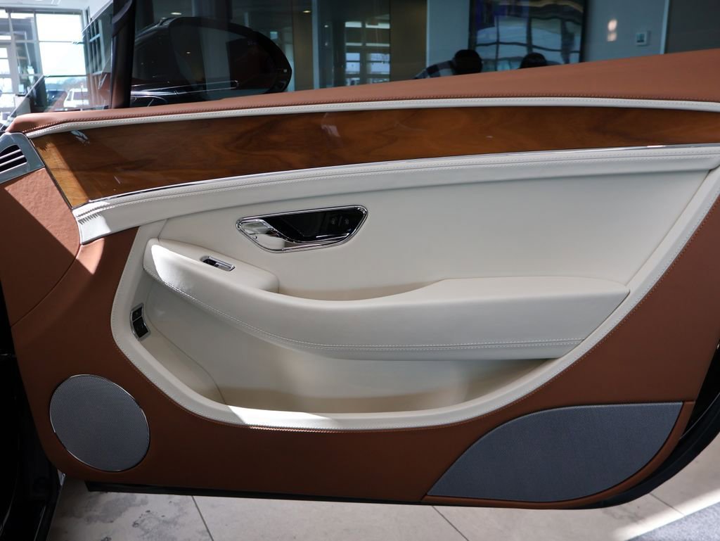 Used 2024 Bentley Continental GT image 16