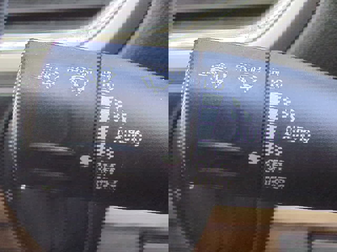 Used 2018 Nissan Titan SL image 26