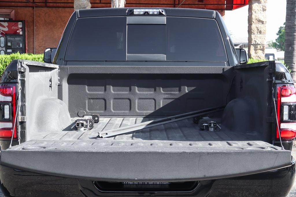 Used 2020 RAM 2500 Laramie w/ Night Edition AWD/4WD image 8