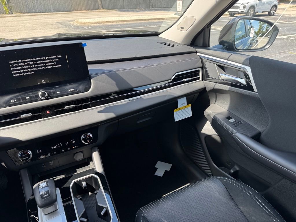 New 2025 Mitsubishi Outlander ES image 27