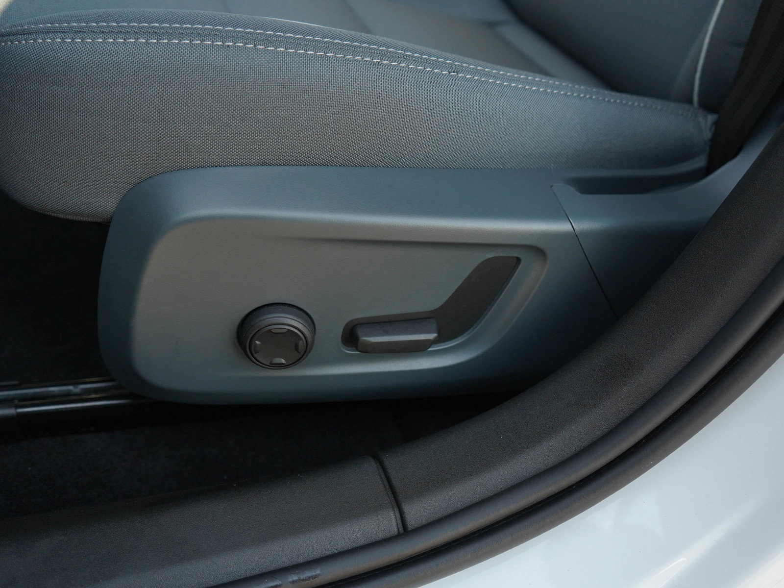 Used 2023 Polestar Polestar 2 w/ Pilot Pack AWD/4WD image 21