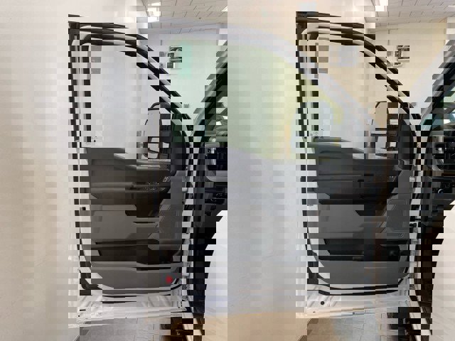 New 2025 Ford F550 4x4 SuperCab Super Duty image 17