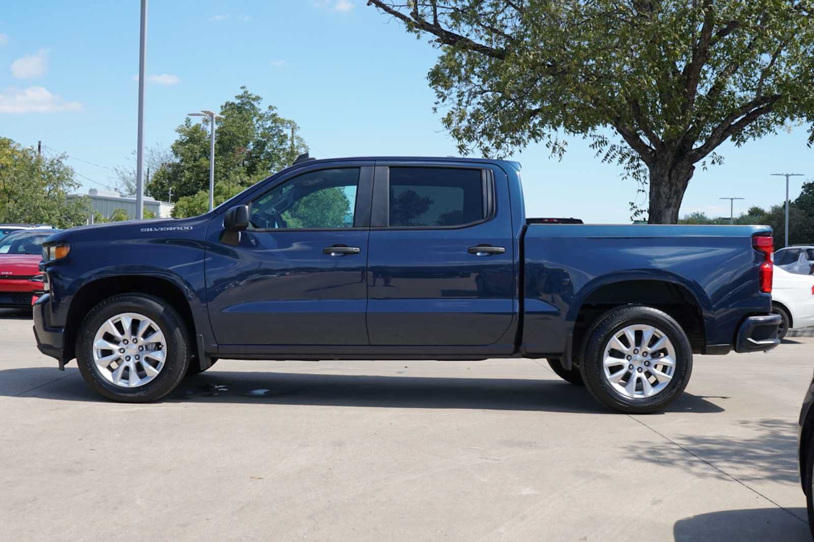 Used 2020 Chevrolet Silverado 1500 Custom w/ Custom Value Package RWD image 3