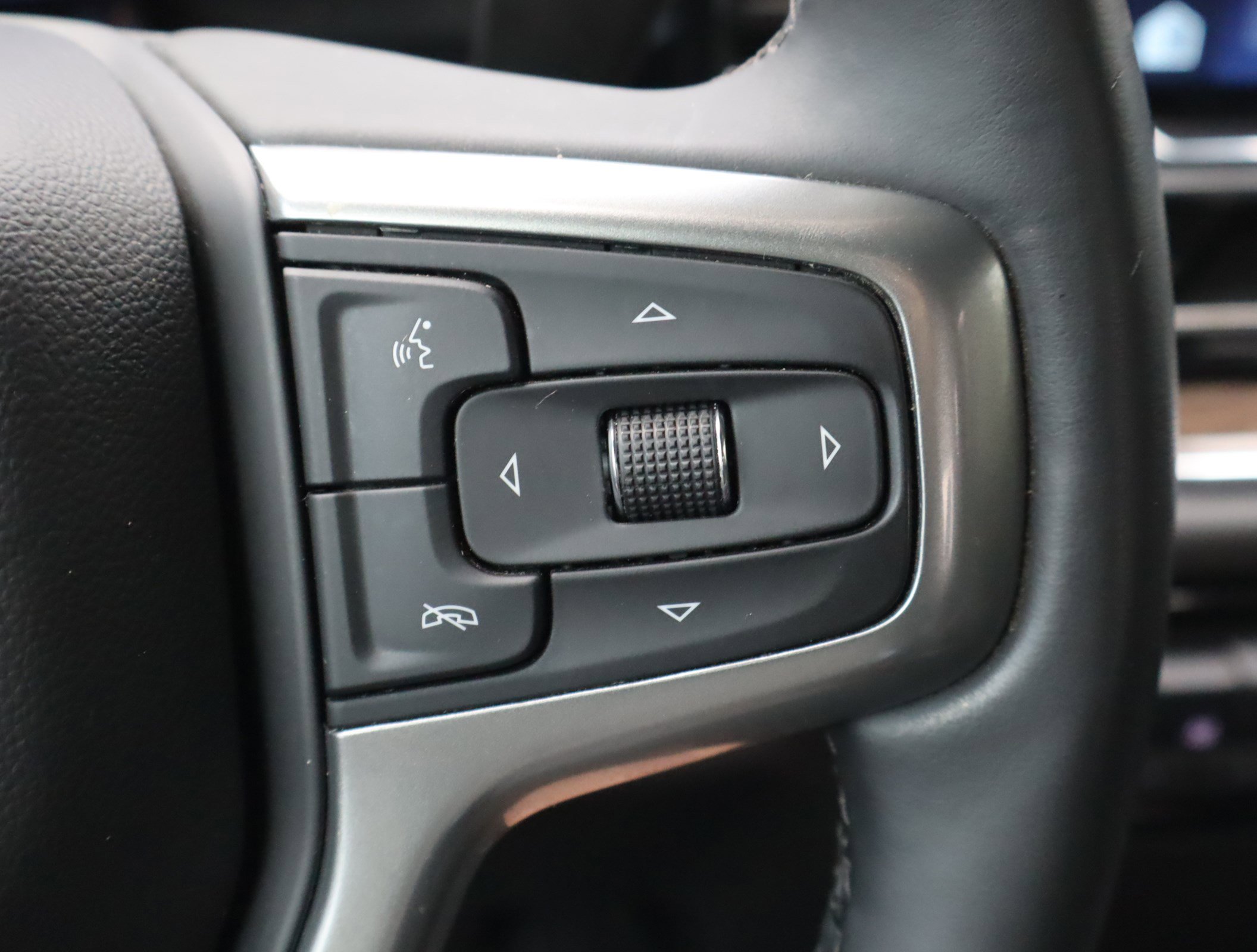 Certified 2025 Chevrolet Silverado 1500 LT image 24