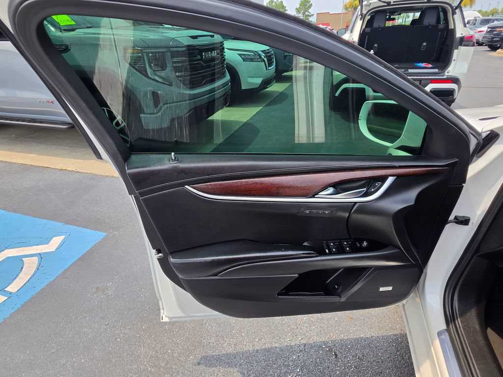 Used 2019 Cadillac XTS Luxury FWD image 11