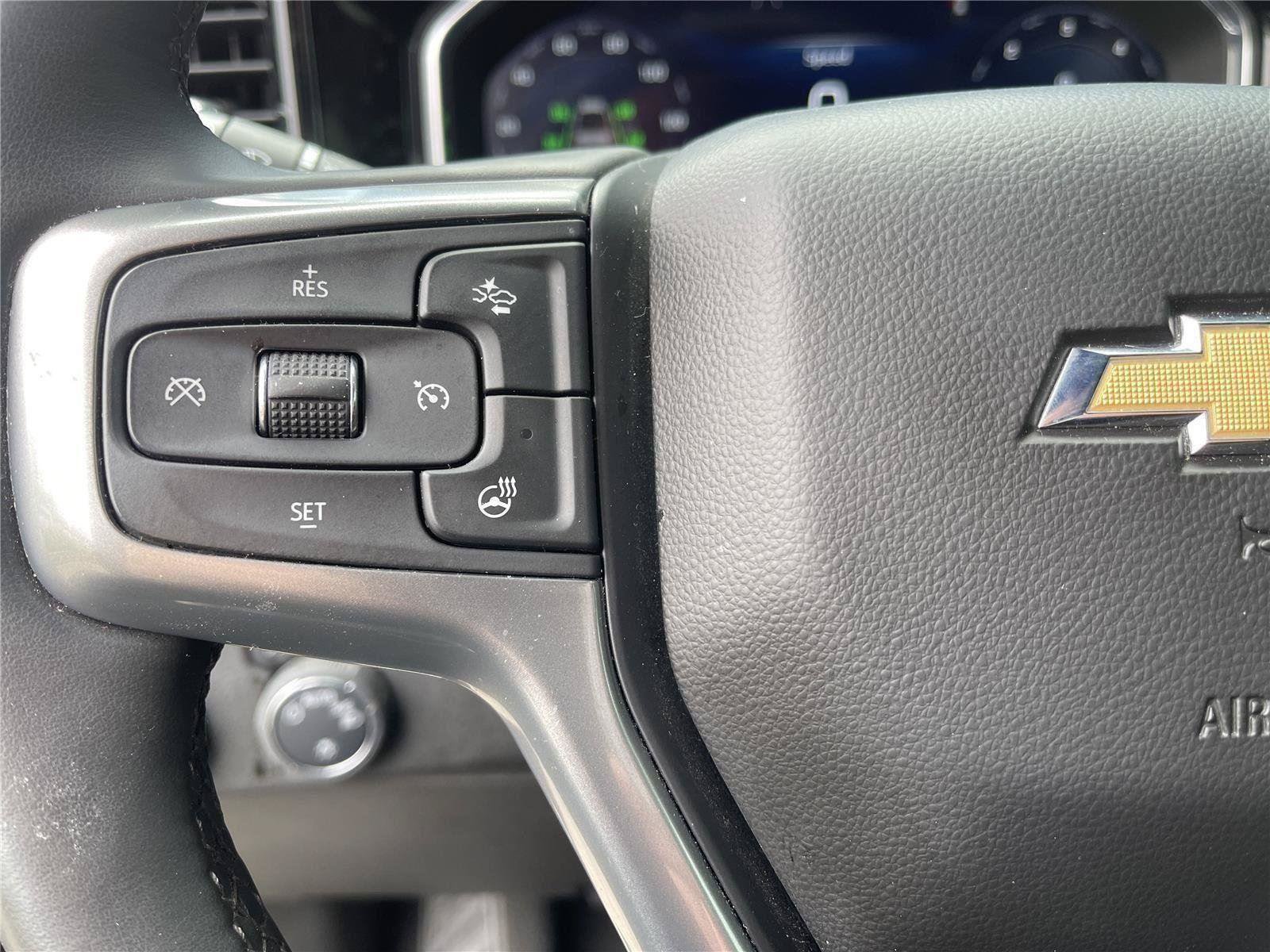 Used 2025 Chevrolet Silverado 1500 LT AWD/4WD image 25